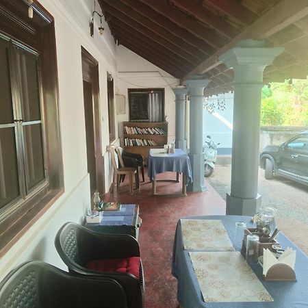 칸누르 Perch Next Door B&B 외부 사진