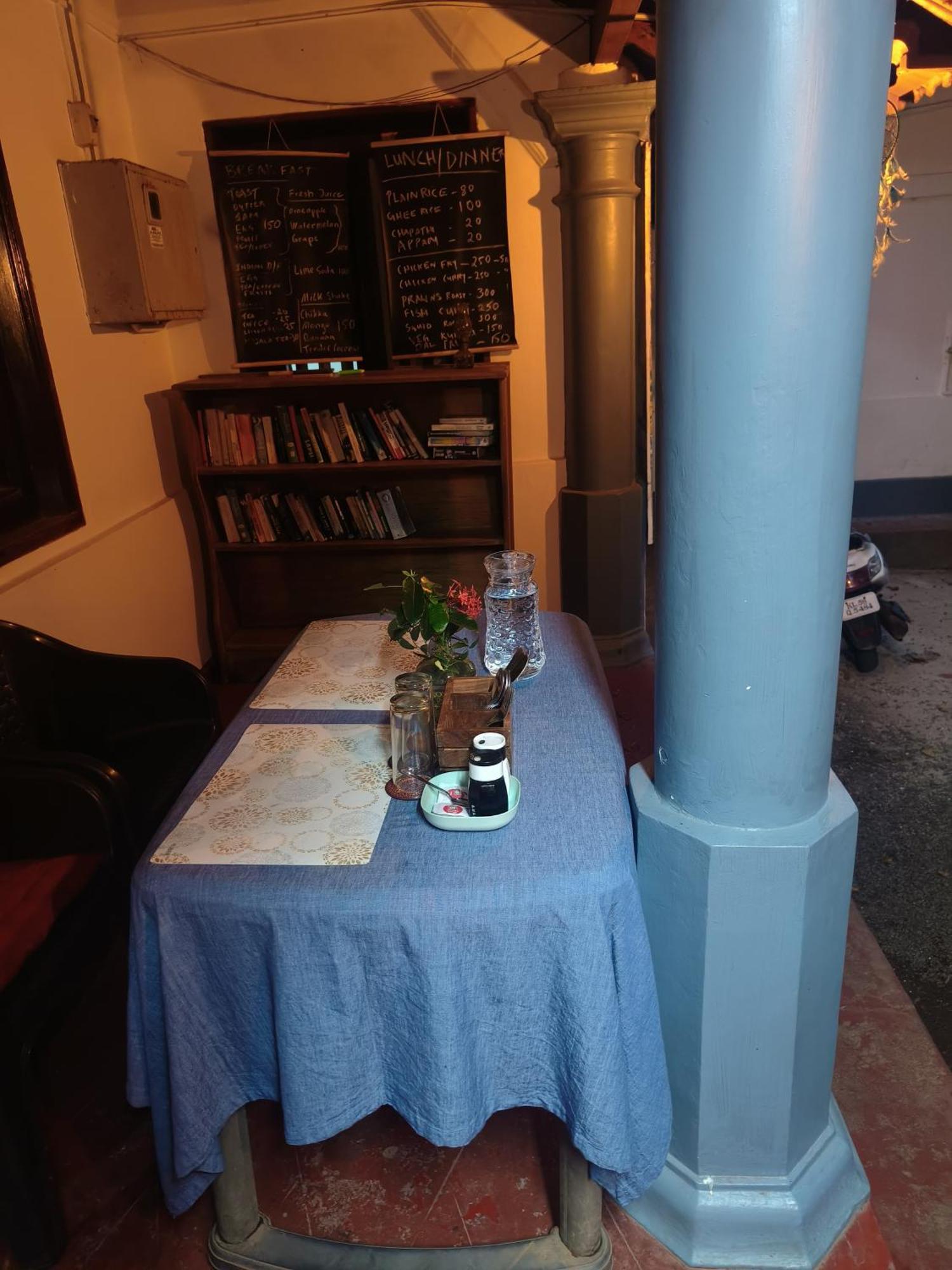 칸누르 Perch Next Door B&B 외부 사진